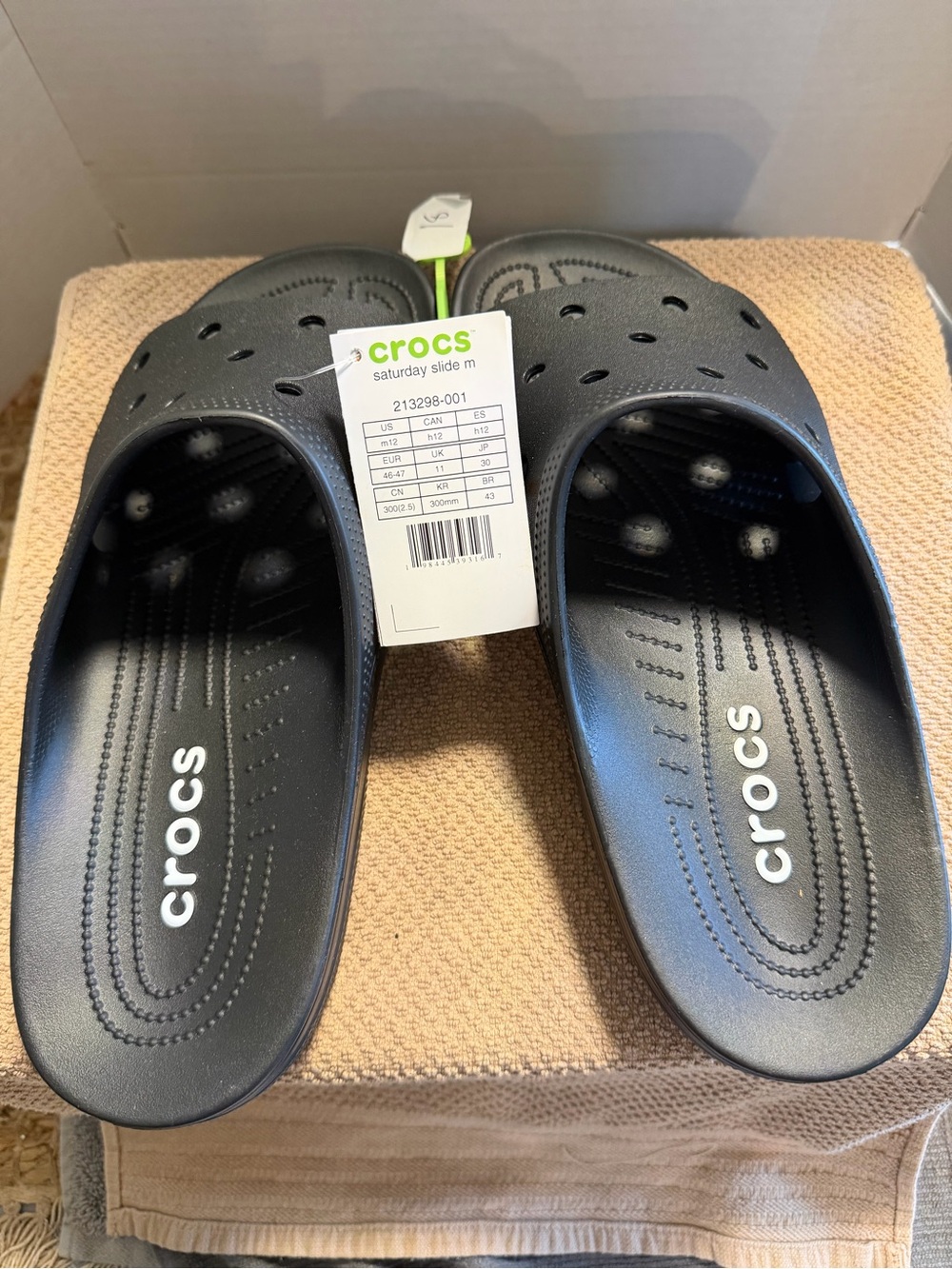 NWT Croslite Size 12 Crocs Saturday Slide M-no box